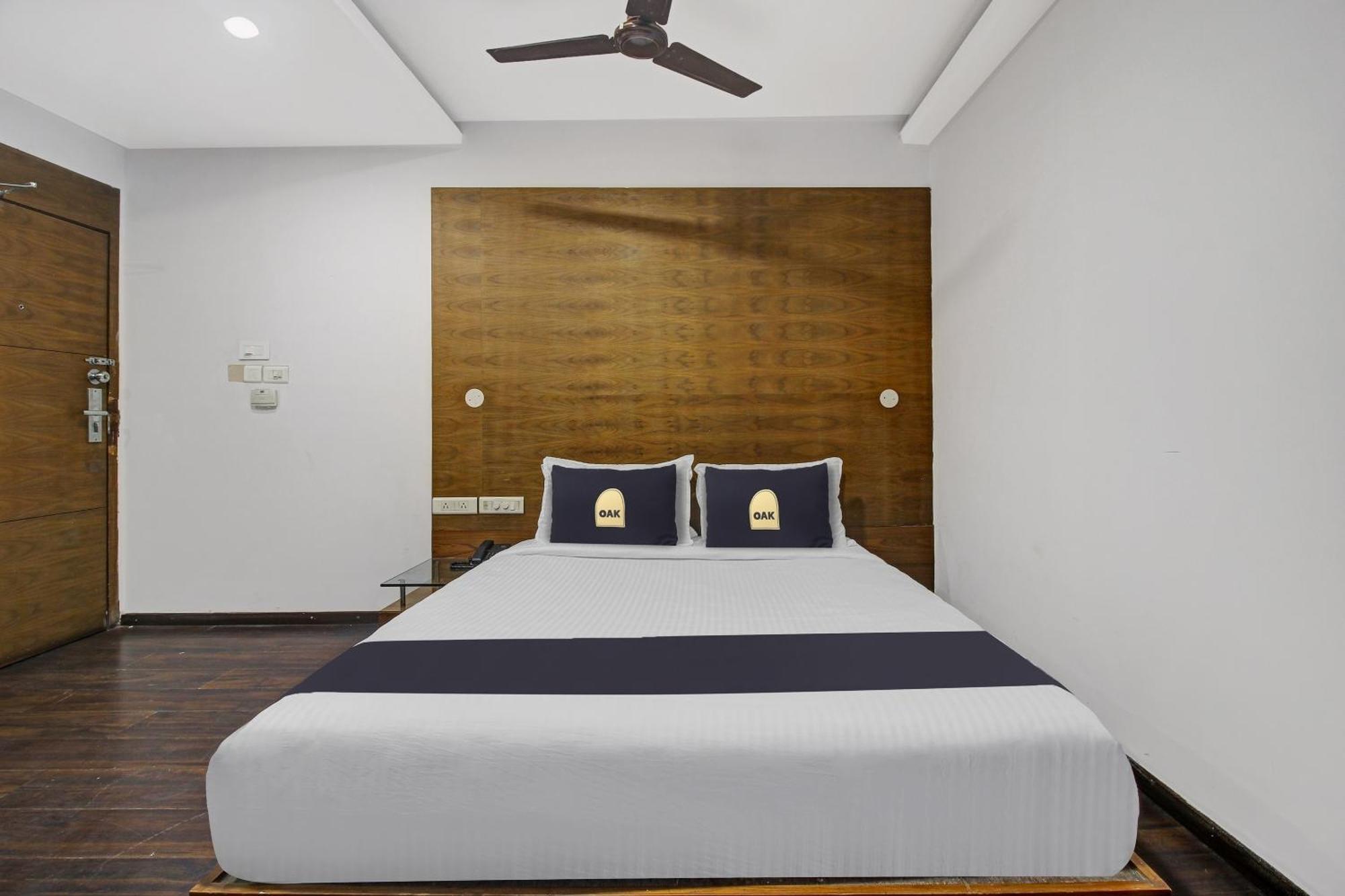 Townhouse Oak The Margi Hotel Near Yosufguda Metro Station Hyderabad Exteriör bild