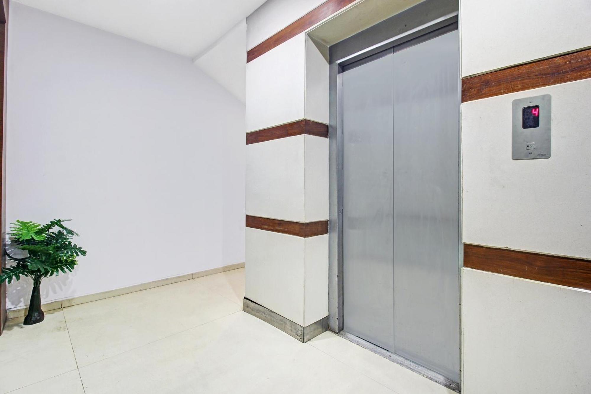 Townhouse Oak The Margi Hotel Near Yosufguda Metro Station Hyderabad Exteriör bild