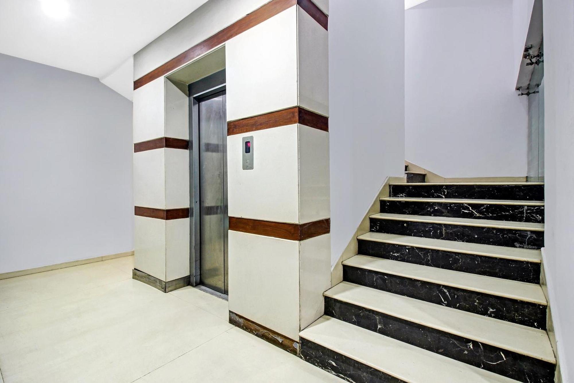 Townhouse Oak The Margi Hotel Near Yosufguda Metro Station Hyderabad Exteriör bild
